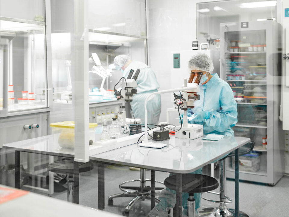 La industria médica está contratando profesionales especializados en Costa Rica